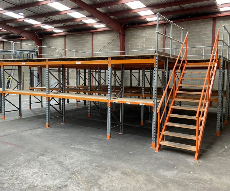 Mezzanine floors example located in a warehouse